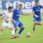 Акулите не спират! Изядоха и Севлиево